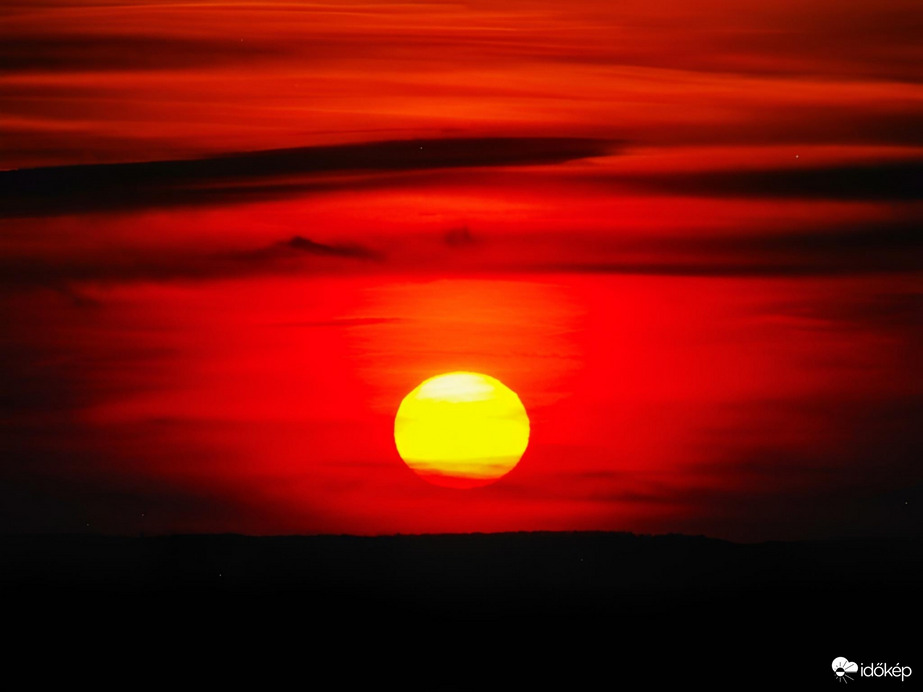 Fátyolos napnyugta