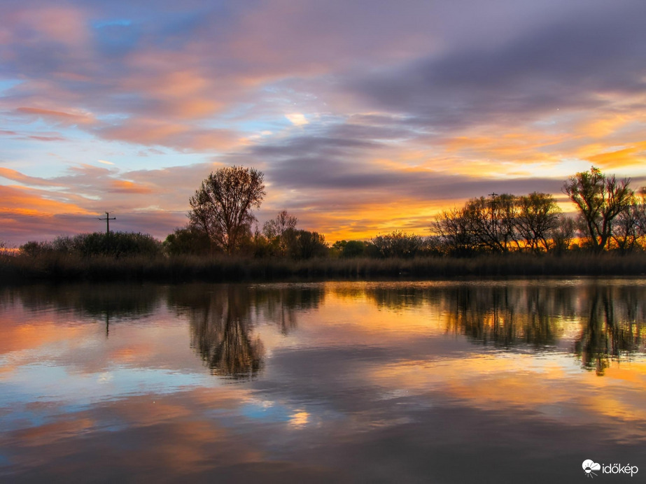 Narancsosan tükrös napkelte