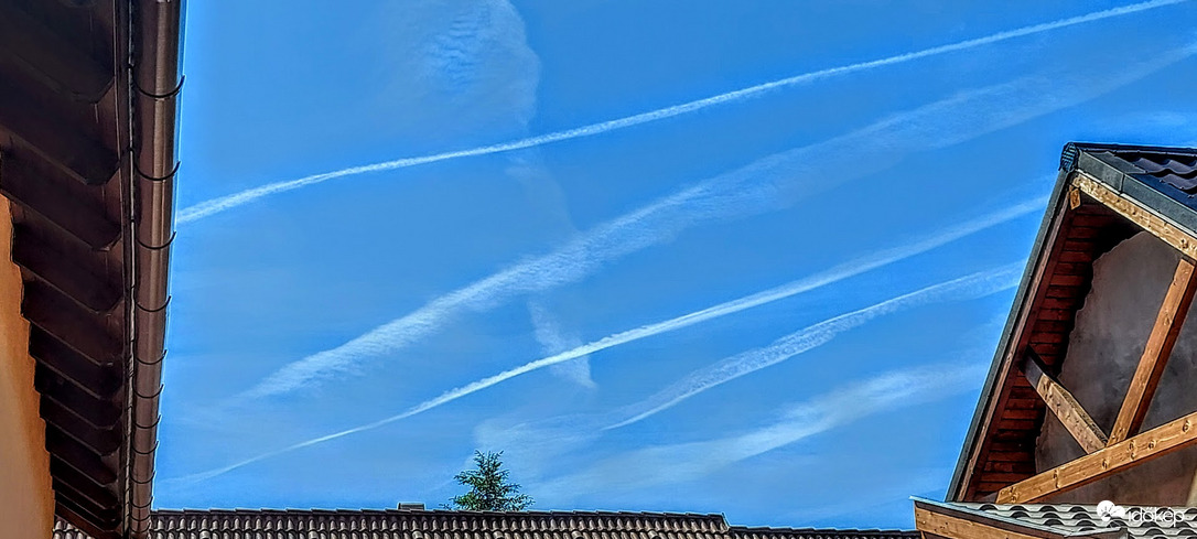 Lassan kitesszük a Megtelet ! táblát.