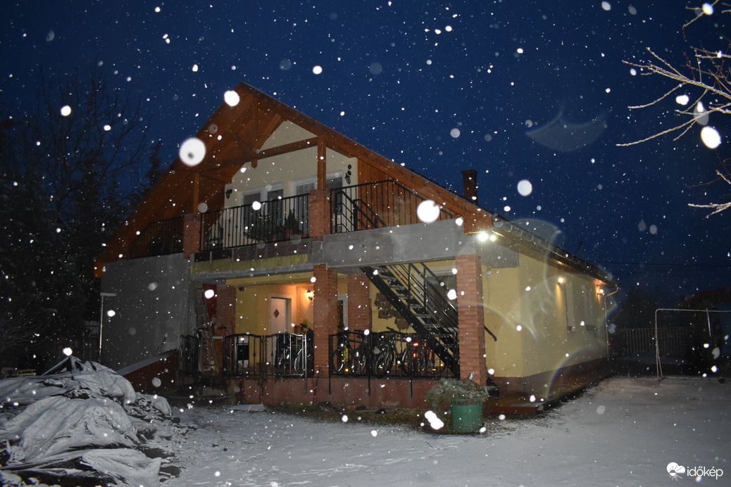 Ideért a havazás :D