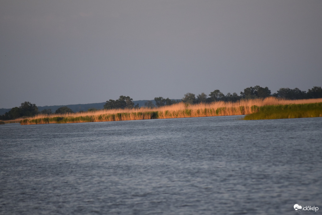 Tisza tavi alkonyat