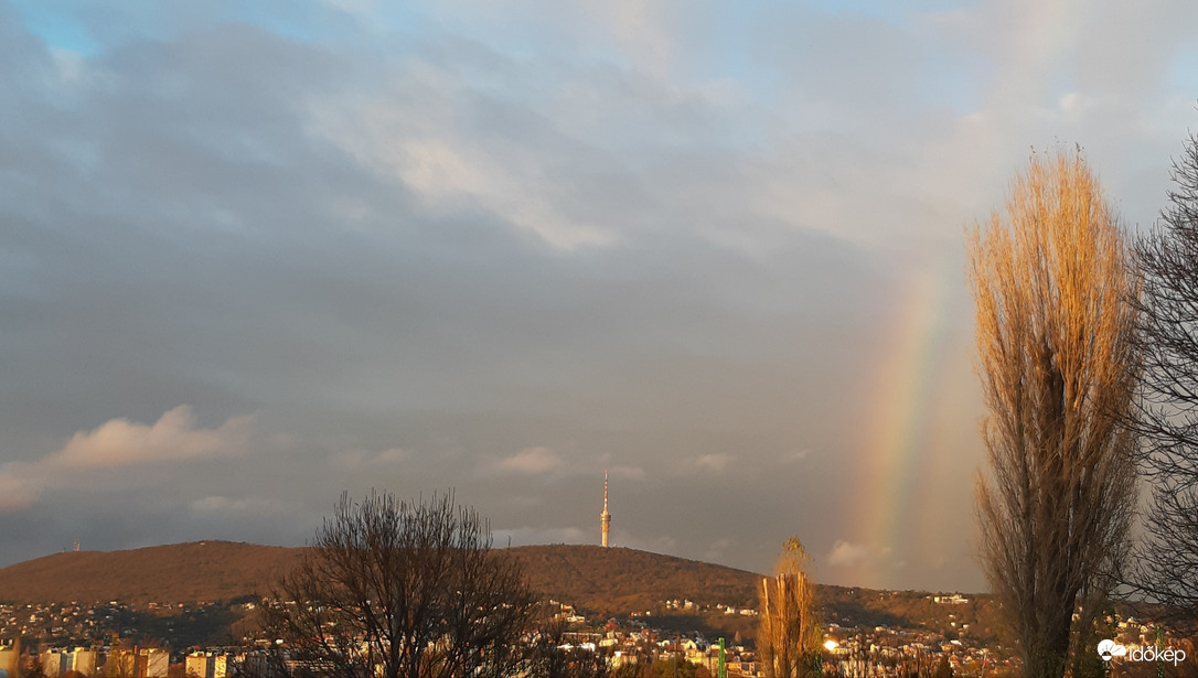 Pécs - szivárvány a Mecsek fölött