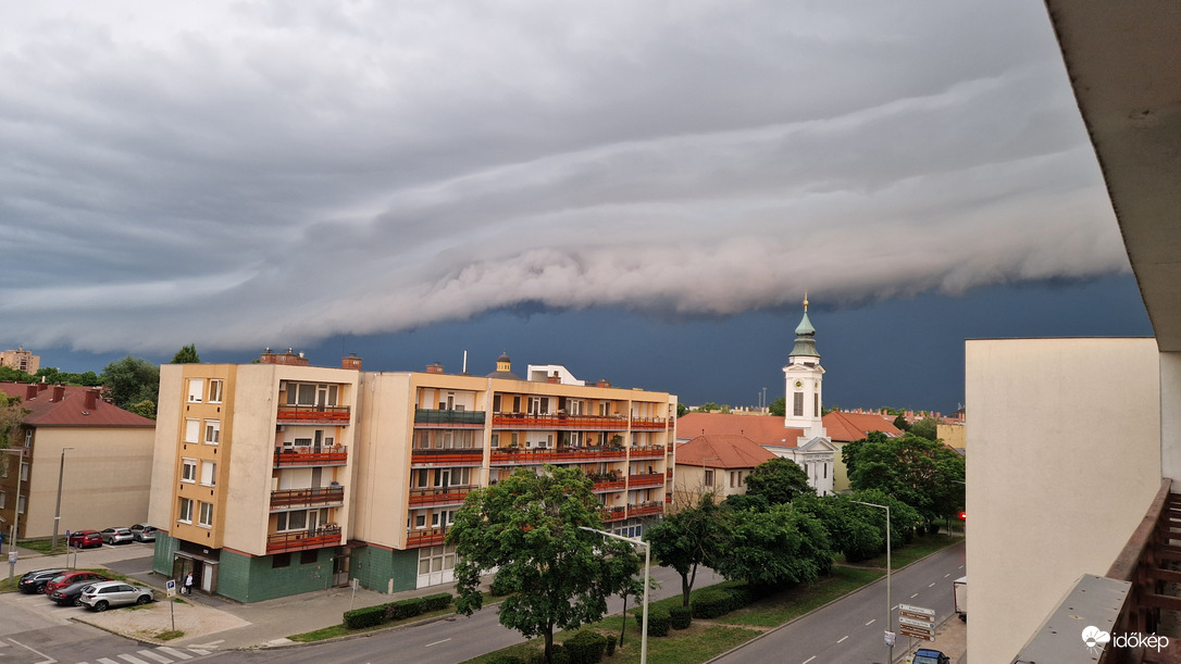 Érkező peremfelhő