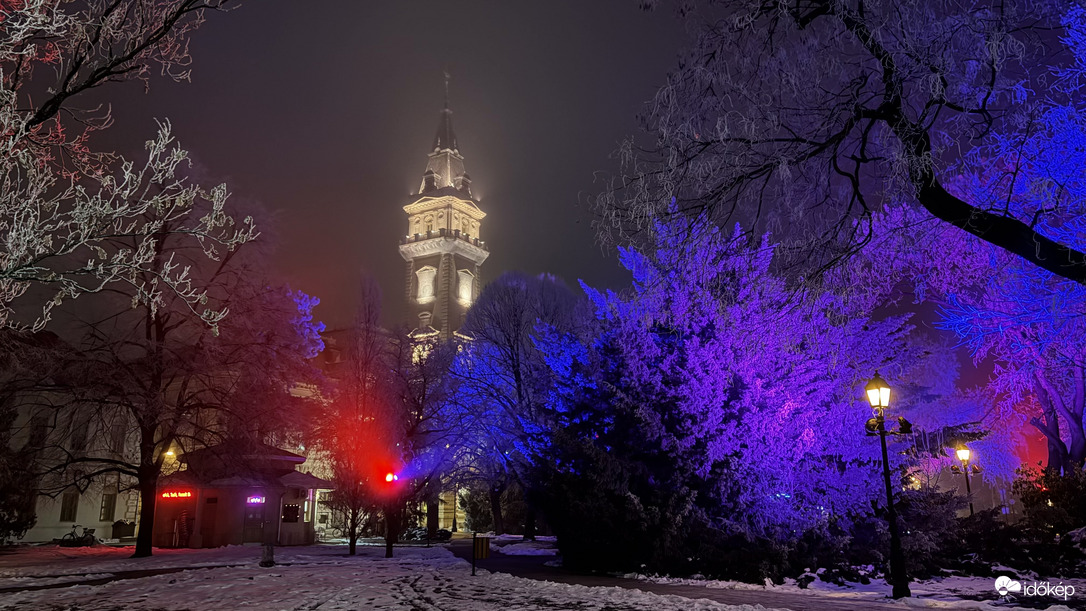 Esti fények a Kossuth téren