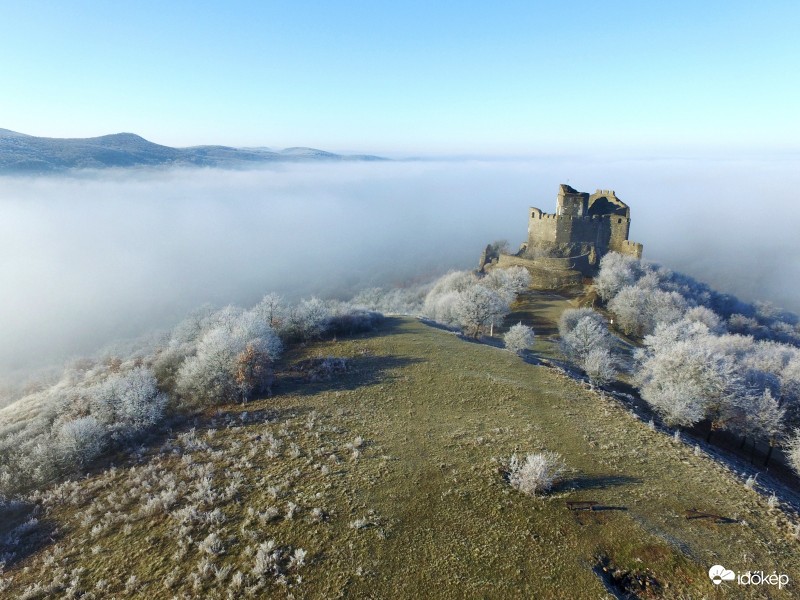 Gyönyörű látvány Hollókő fölött és környékén 2016-12-15