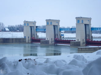 Befagyás alatt a Tisza a Tiszalöki Vízerőműnél