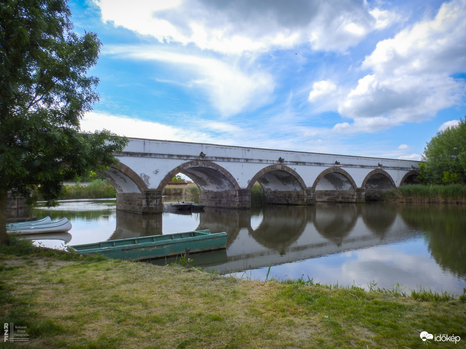 A kilenclyukú híd