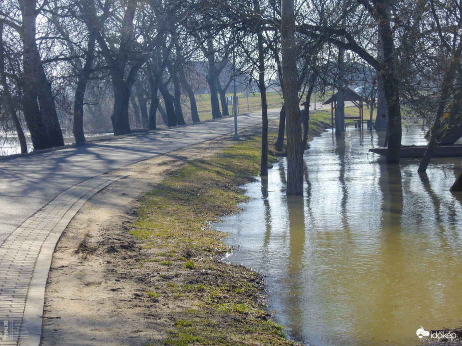 Árvízi tetőzés, 608 cm, Tiszalök