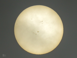 Napkitörések a felszakadó köd fátylán át (Tiszalök)