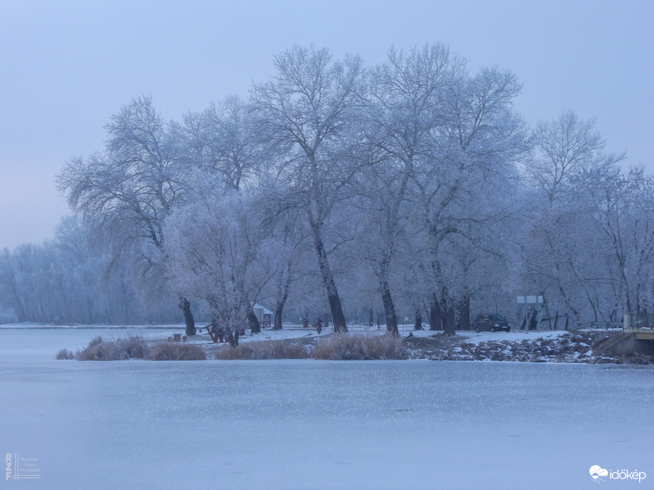 Nem mindennapi fagyvirágok nyílnak a Kis-Tiszán