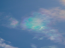 Újból irizáltak a felhők