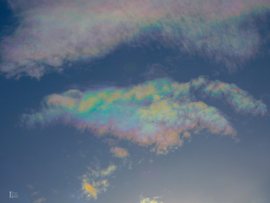 Még néhány további irizáló felhő pár perccel korábban Tiszalökről