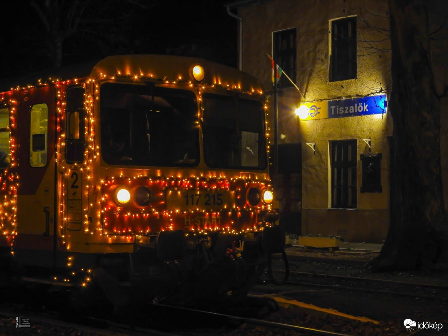 Fény “Studenka” Bz indul Görögszállás állomásig a 2. vágányról Tiszalök vasútállomásról 