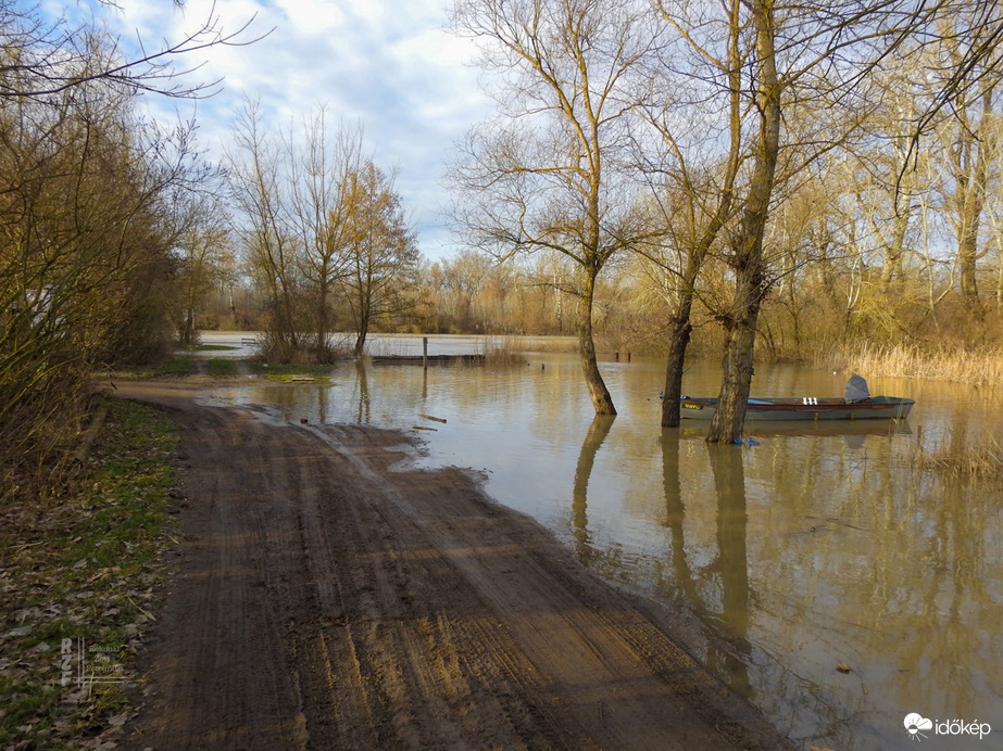 Árvíz, 520 cm, Tiszalök/Szepi-tanya, strand, kalandpark