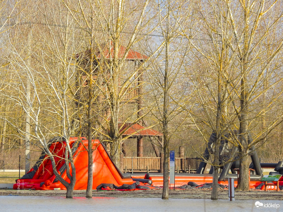 Árvíz, 520 cm, Tiszalök/Szepi-tanya, strand, kalandpark
