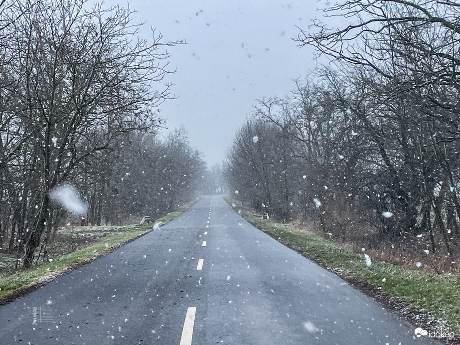Holle anyó megrázta a dunyháját Tiszalökön 