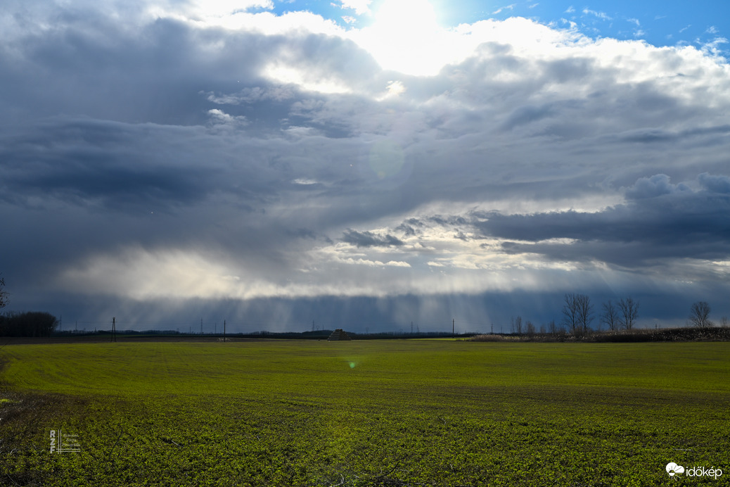 A keleti összeáramlási zóna záporai Tiszalökről