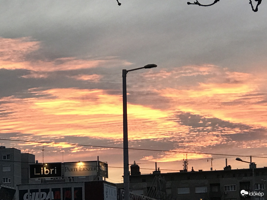 Kora reggeli napkelte 5:30
