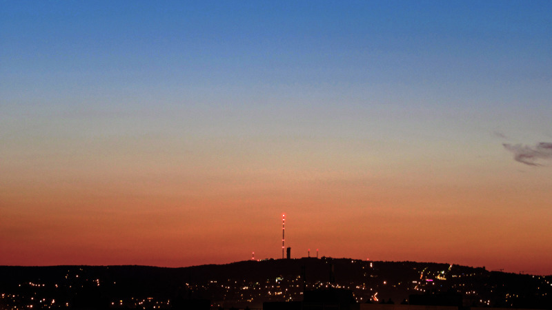 Füstsávok napnyugata után