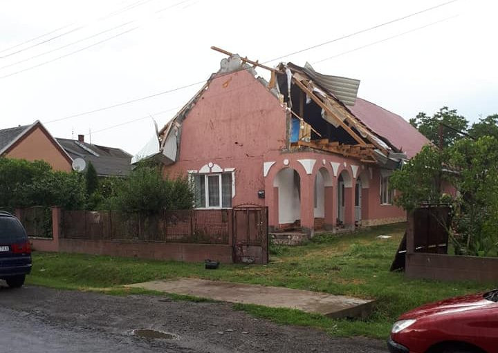 Tornádó utáni pusztítás Szűrtében (Forrás: Kárpáthír)