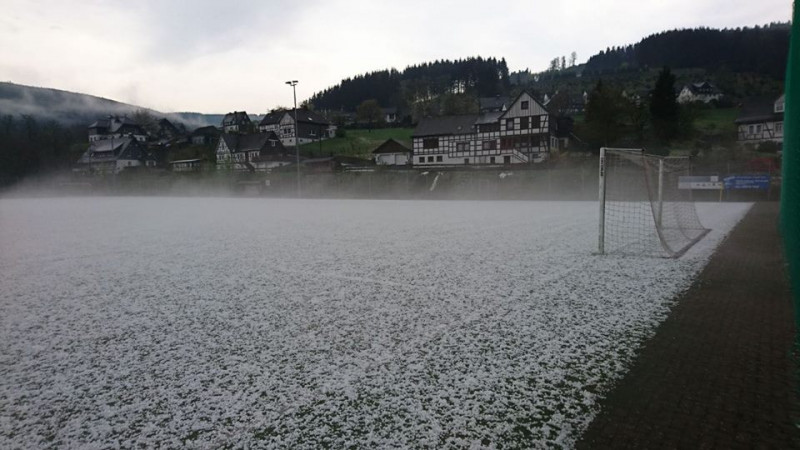 Jégeső után Németországban április 22-én (Kép forrása: Wetterjager Südwestfalen)