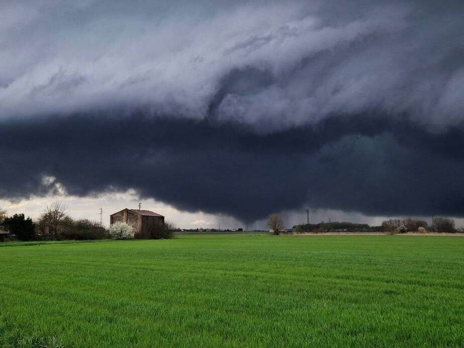 Tornádók Észak-Olaszországban (Fotó: ZenaStormChaser)