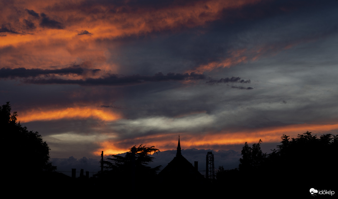Lángoló égbolt // Flaming Sky