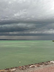 Vihar érkezése Tihanyba