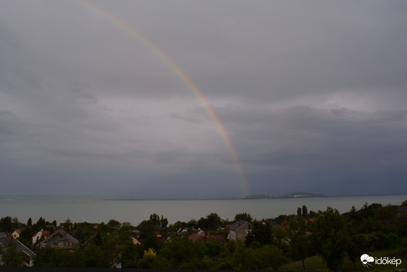 Szivárvány a Balaton felett