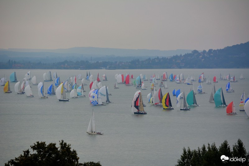 Októberi vitorlásverseny