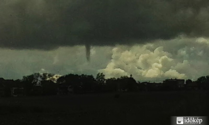 Tuba Makranc mellett 2014.05.17