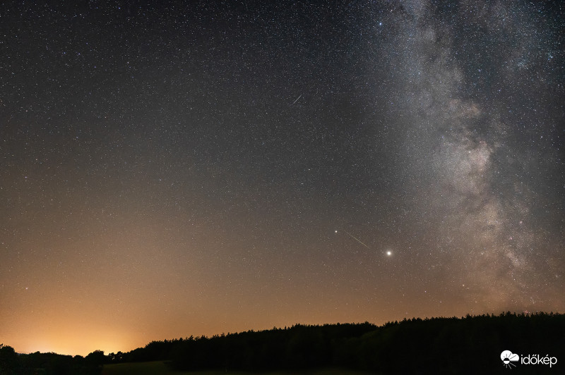 Meteor a Szaturnusz-Jupiter között