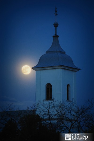 Szuperhold - Debrőd