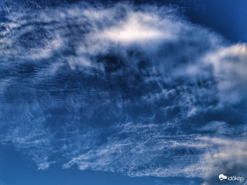 Szövevényes felhőkép