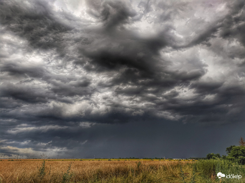 Látványos égszakadás