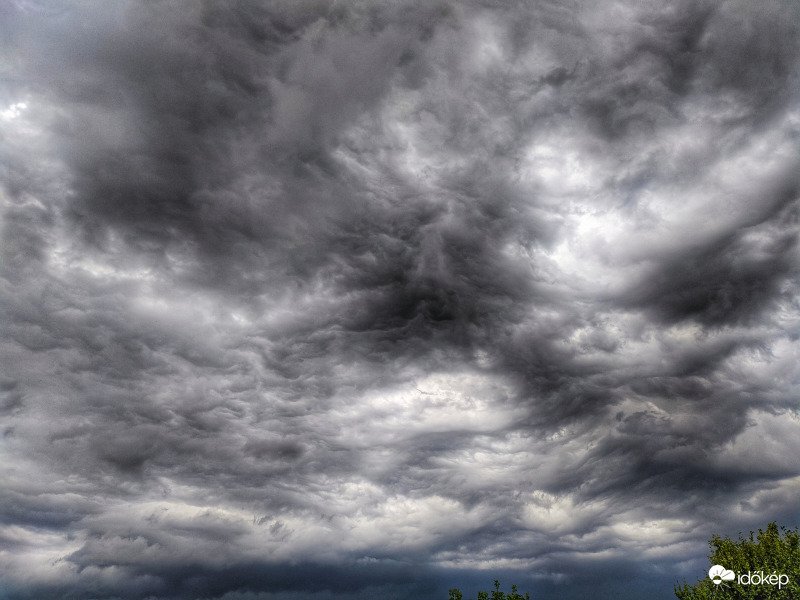 Ide nem érő vihar előtt