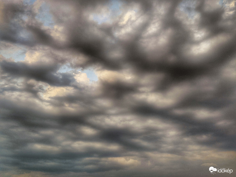 Gomolygó struktúra