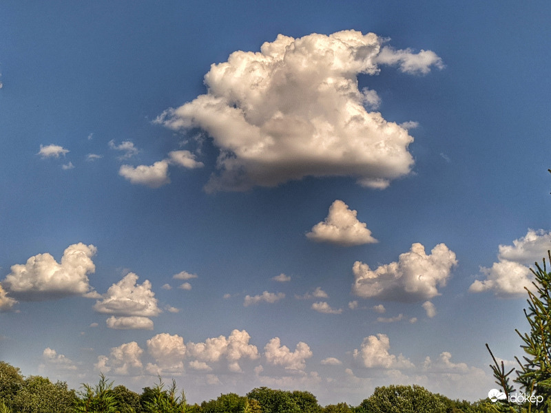 Kissé gomolygós délután