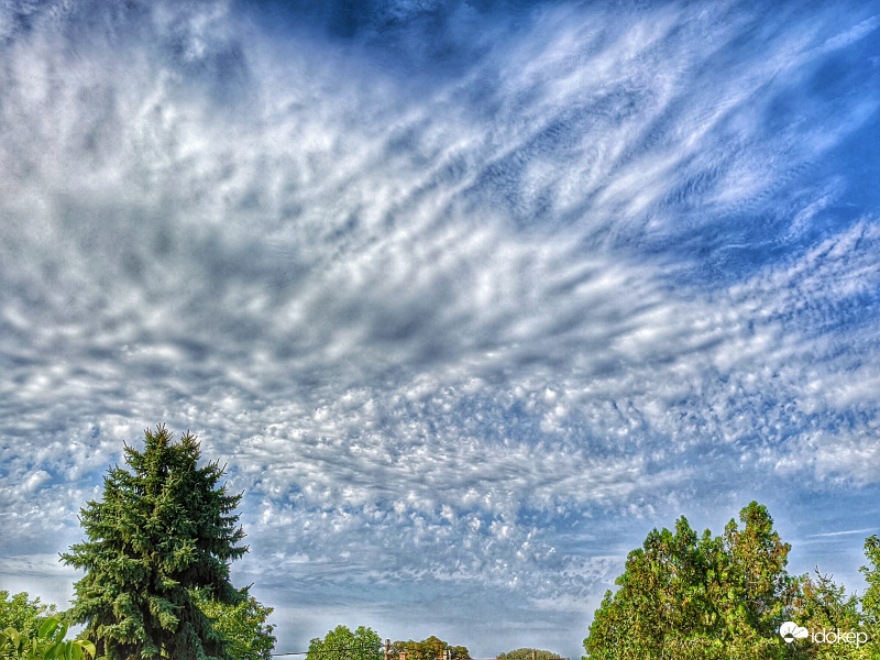 Szlovén szupercella üllője alatt