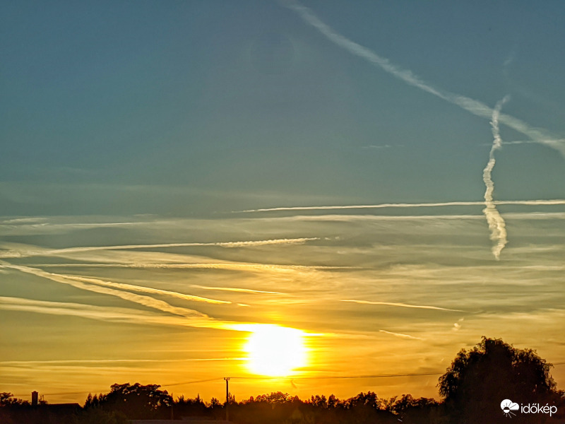 Kondenzcsíkos kezdet