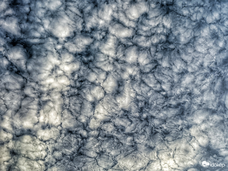 Egész napos égképet adó felhők