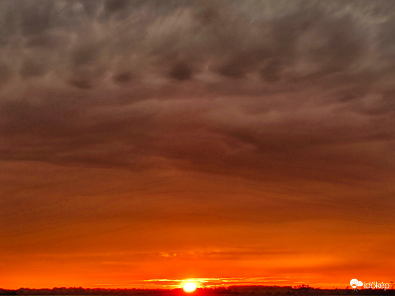 Záporfényes alkonyat