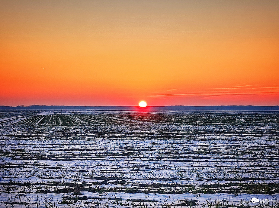 Téli naplemente