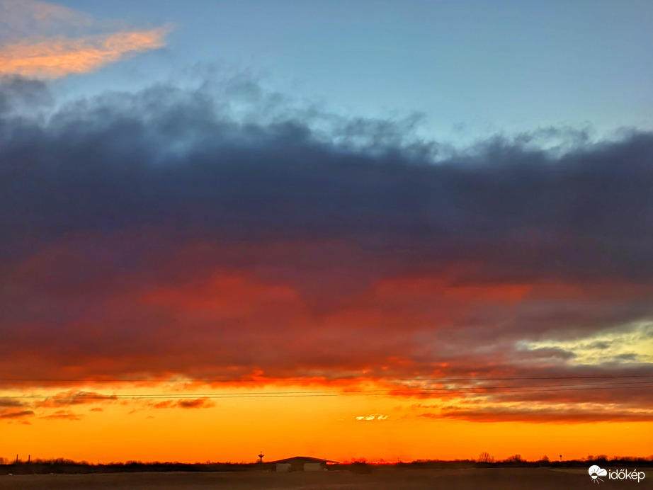 Napkelte előtti színvilág