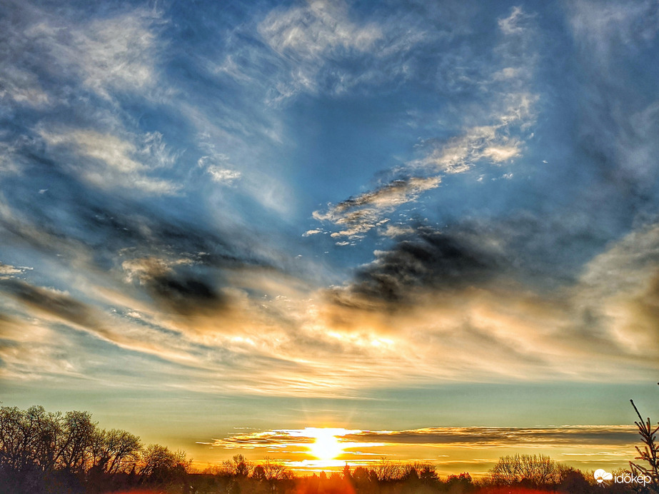 A mai napkelte után