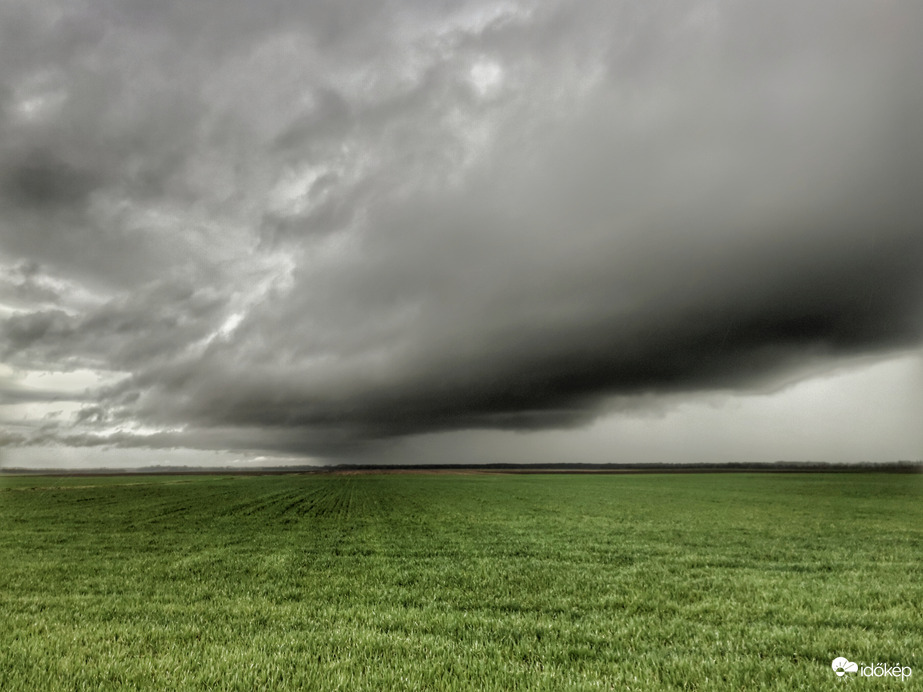 Szélrohammal érkezett