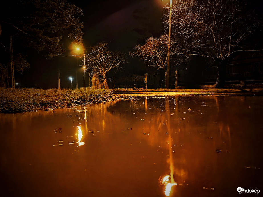 A tócsák csak híznak és híznak