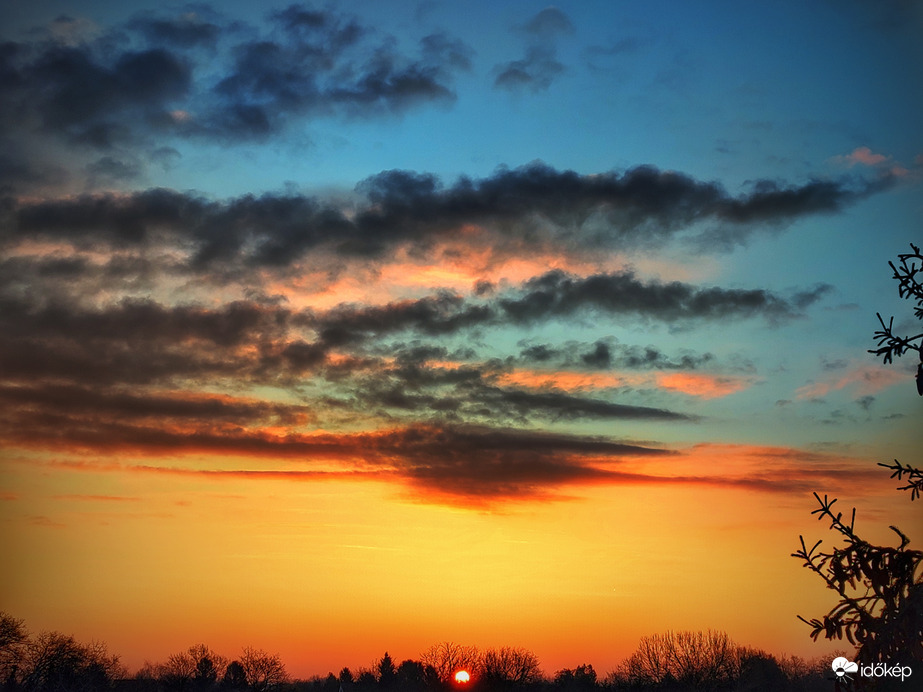 Aranyozott napkelti percek