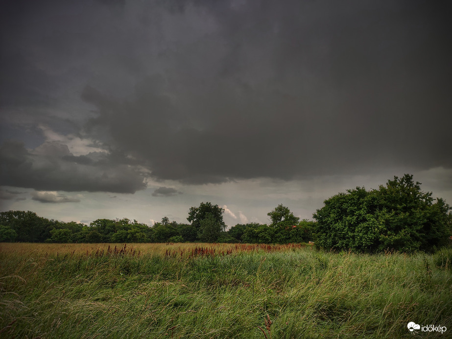 Záporként jött, zivatarként búcsúzik