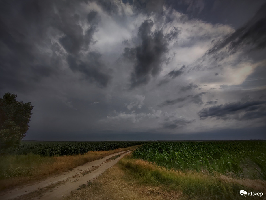 Azóta már beterített